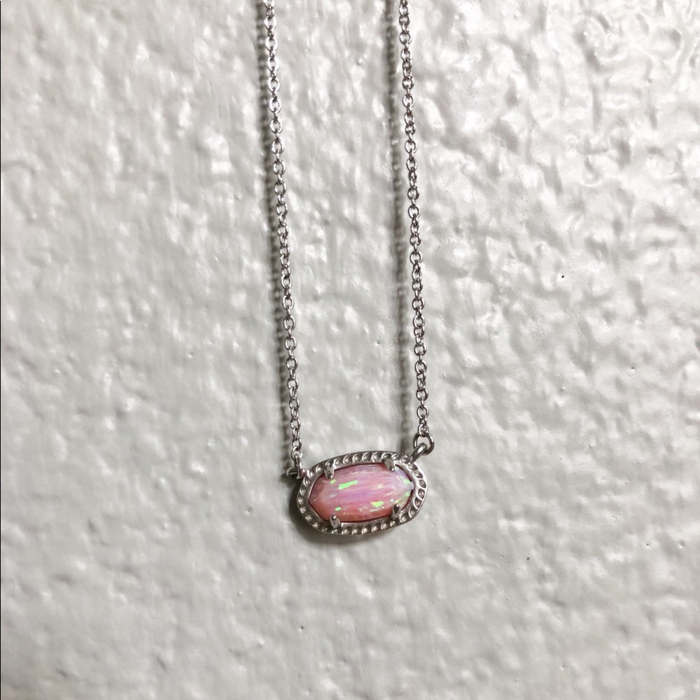 Kendra Scott necklace